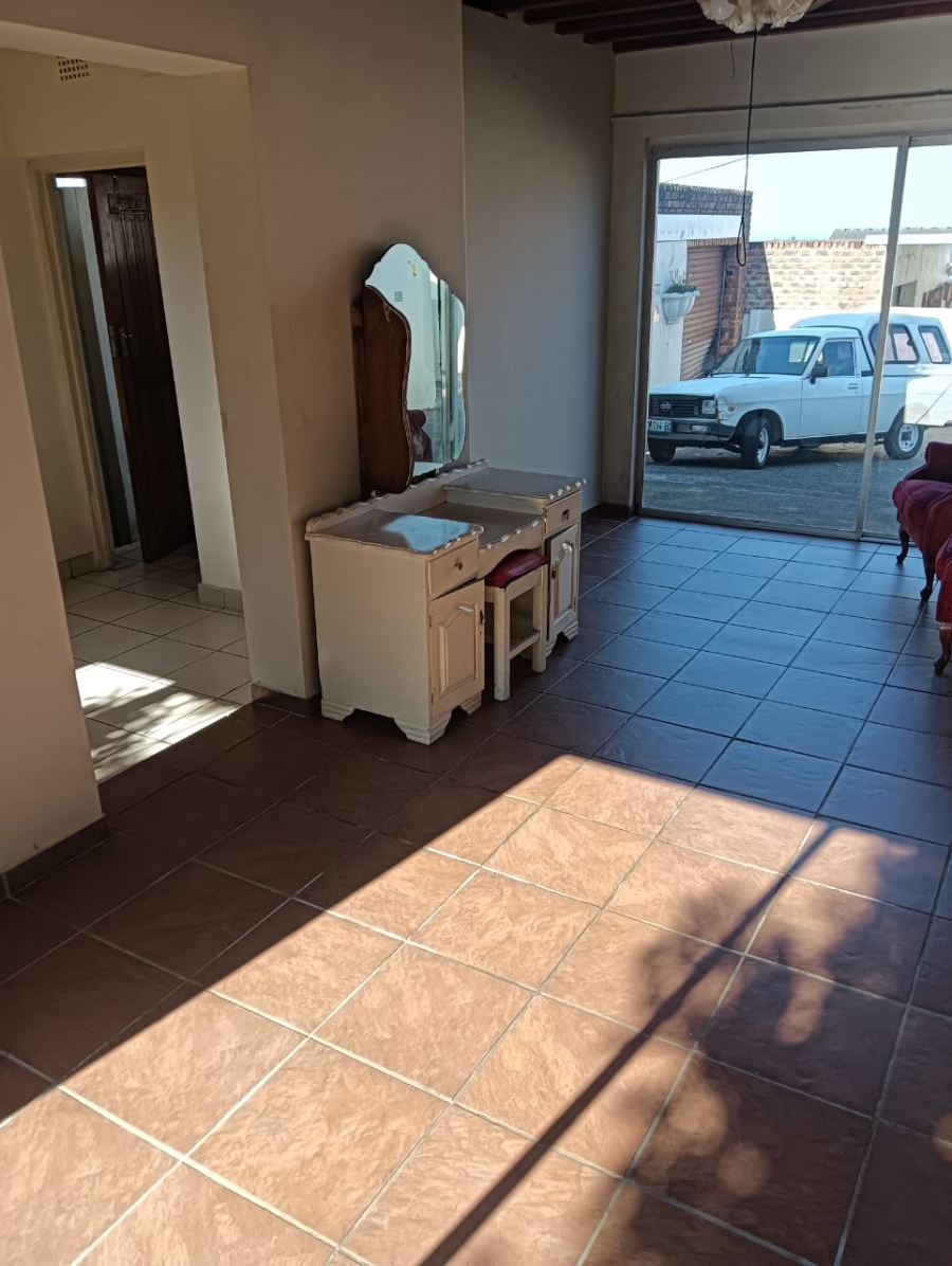 To Let 1 Bedroom Property for Rent in Sunnyridge Eastern Cape